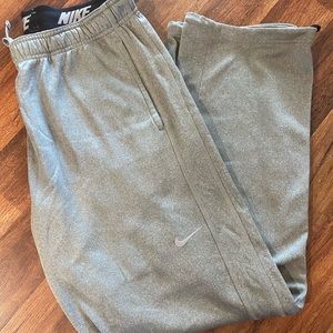 Men’s Nike Therma-fit pants (L)